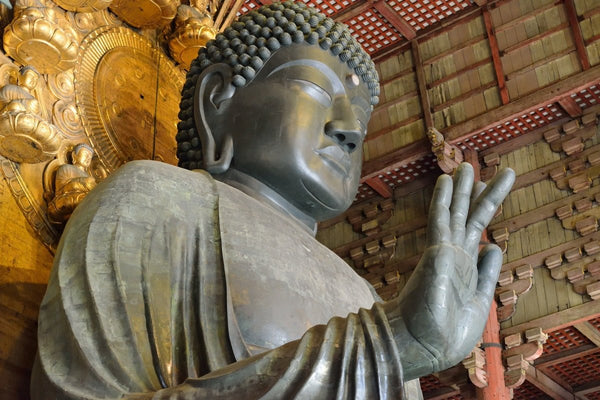 El Gran Buda de Nara: Unión ante la Adversidad