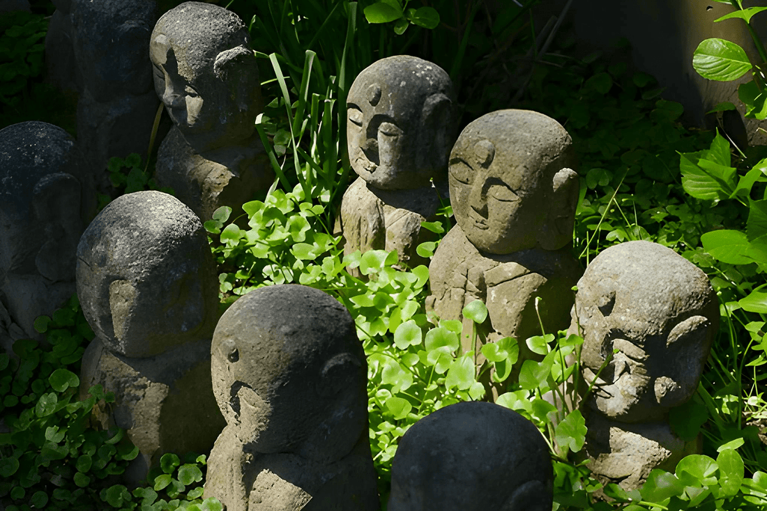 El Templo de la Siesta en Kanazawa : Dormir bajo la Sombra de lo Sagrado - Ala Japonesa