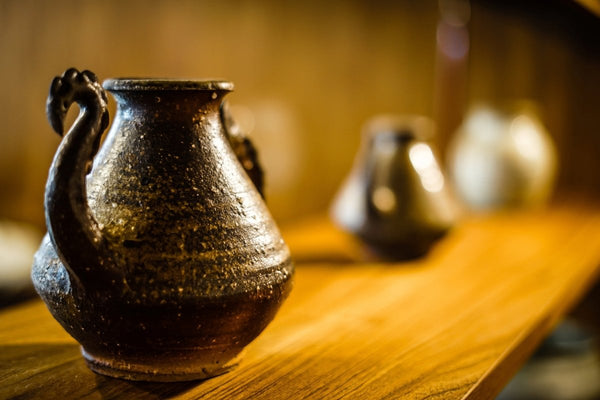 Wabi-Sabi vs Antigüedades Europeas